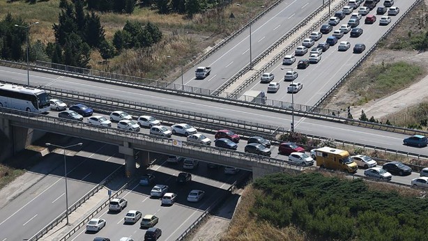 Foto - Bakan Uraloğlu açıkladı! Otoyollardan tam 21 milyon 67 bin 377 araç geçti