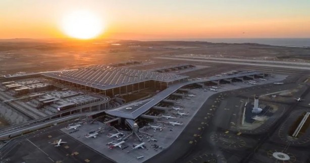 Bakan Uraloğlu duyurdu! İstanbul Havalimanı yine zirvede