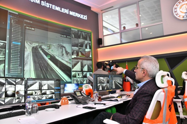 Foto - Bakan Uraloğlu: En yoğun kara yollarında 7/24 çalışıyoruz