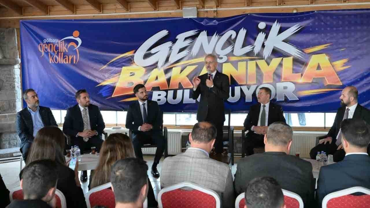 Foto - Bakan Uraloğlu ve Hakan Han Özcan Gölbaşı’nda gençlerle buluştu: Ulaştığımız yerli ve milli başarılar sizin eseriniz