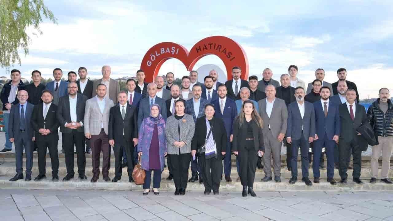 Foto - Bakan Uraloğlu ve Hakan Han Özcan Gölbaşı’nda gençlerle buluştu: Ulaştığımız yerli ve milli başarılar sizin eseriniz