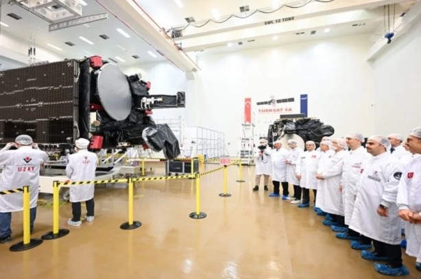 Foto - Bakan Uraloğlu'ndan gururlandıran paylaşım: Türksat 6A'nın fırlatma tarihi belli oldu