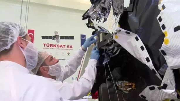 Foto - Bakan Uraloğlu'ndan gururlandıran paylaşım: Türksat 6A'nın fırlatma tarihi belli oldu