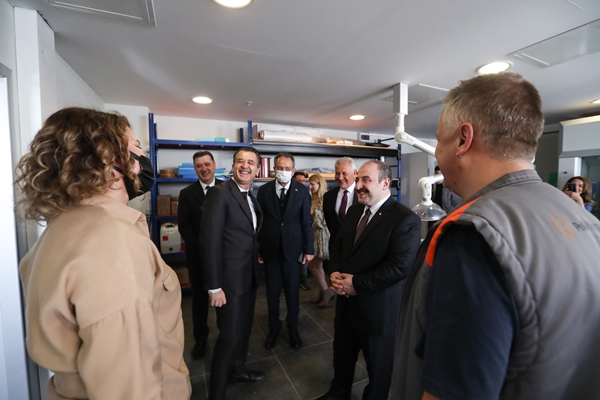 Foto - Bakan Varank bizzat inceledi... Kendi alanında dünya lideri