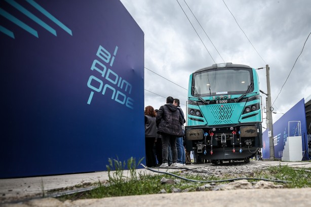 Bakan Varank sevindiren gelişmeyi duyurdu! 'Türkiye'de ilk defa ürettik artık dışarıdan almayacağız'