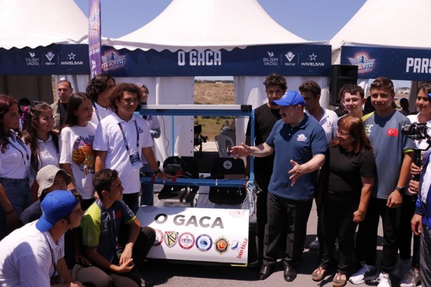 Foto - Bakan Varank, TEKNOFEST'e katılan araçları inceledi