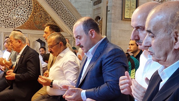Foto - Bakan Varank'ın ağabeyi İlhan Varank şehadetinin 6'ncı yılında mezarı başında anıldı