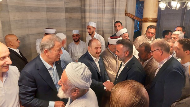 Foto - Bakan Varank'ın ağabeyi İlhan Varank şehadetinin 6'ncı yılında mezarı başında anıldı