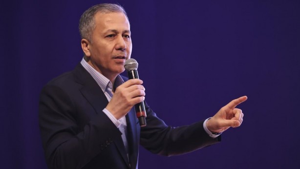 Bakan Yerlikaya az önce tüm Türkiye’ye duyurdu! O alçaklar kıskıvrak yakalandı