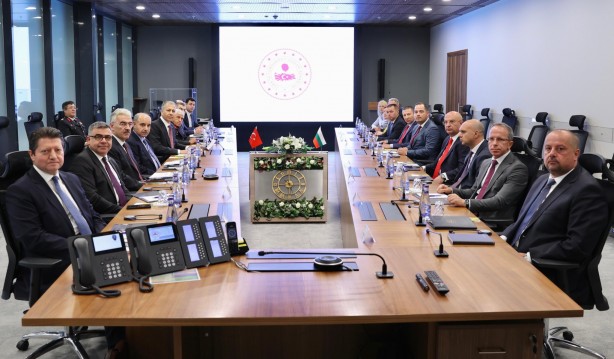 Foto - Bakan Yerlikaya, Bulgar mevkidaşı ile bir araya geldi