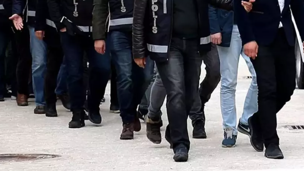 Bakan Yerlikaya duyurdu: Milyarlık vurgun yapan tefeci ve dolandırıcılara darbe! 61 gözaltı