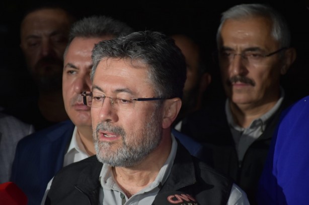 Bakan Yumaklı: "İzmir’deki yangın piknik ateşinden çıktı"