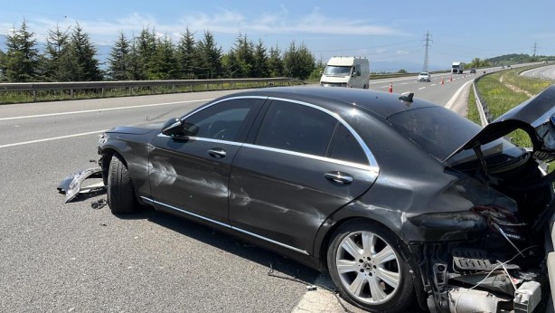 Foto - Bakan Yusuf Tekin’in makam aracı kaza yaptı!