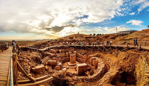 Bakandan 'piramit' müjdesi! Göbeklitepe çevresinde 11 tepe daha keşfedildi