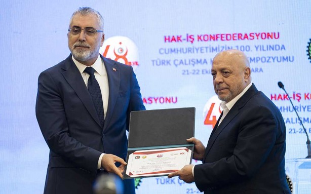 Foto - Bakanı Vedat Işıkhan'dan önemli açıklamalar! "Türkiye Yüzyılı'nı birlikte inşa edeceğiz"