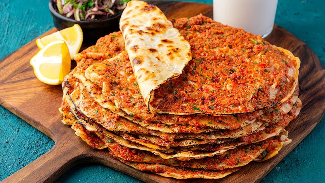 Foto - Bakanlık, büyük skandalı ifşa etti! O lahmacuncu, lahmacunun içinde kalp yedirmiş