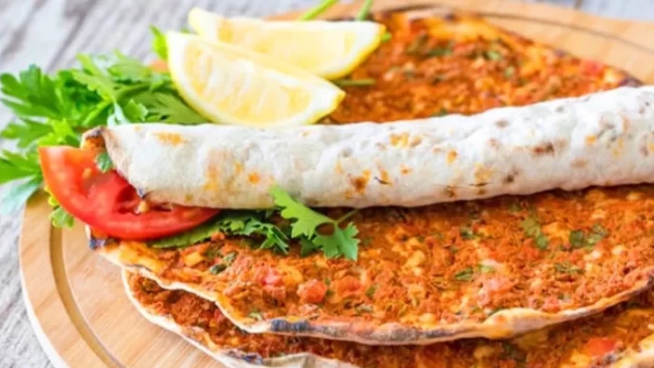 Foto - Bakanlık, büyük skandalı ifşa etti! O lahmacuncu, lahmacunun içinde kalp yedirmiş