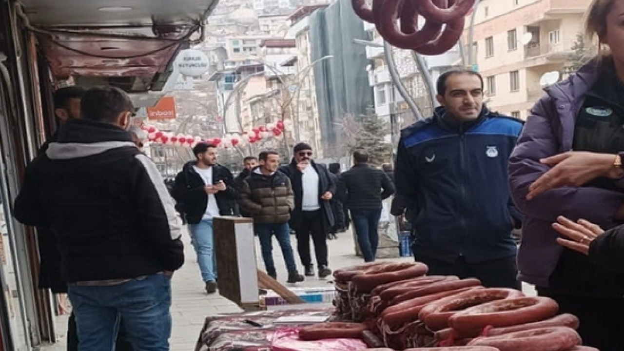 Bakanlıktan dehşet verici açıklama! Dana sucukta sakatat, siyah çayda gıda boyası tespit edildi