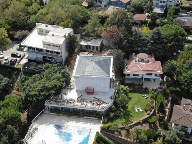 Foto - Bakanlık göreve! Ekrem göz yumuyor hukuk tanımaz Mahiroğlu boğazdaki villasını iki katına çıkarıyor