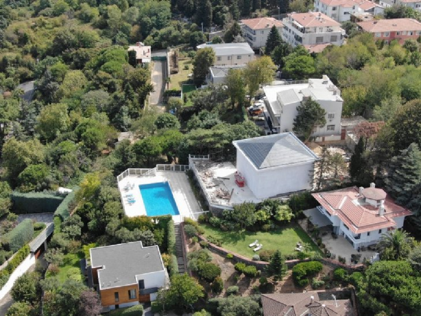 Bakanlık göreve! Ekrem göz yumuyor hukuk tanımaz Mahiroğlu boğazdaki villasını iki katına çıkarıyor