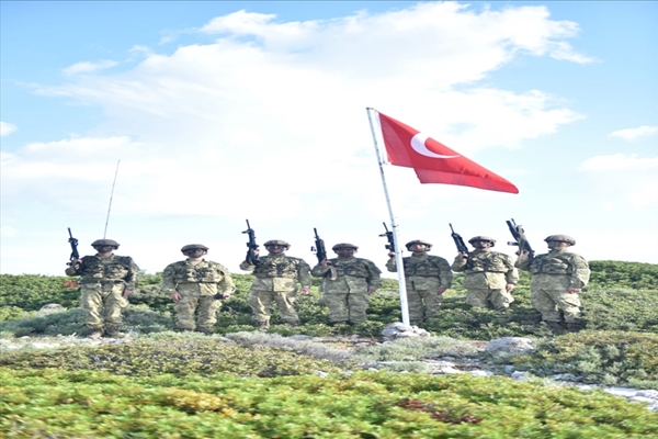 Foto - Bakanlık görüntüleri paylaştı: Türkiye'den Ege ve Akdeniz'de gövde gösterisi