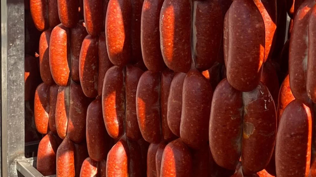 Bakanlık ifşa etti: Ünlü sucuk markasında domuz eti çıktı