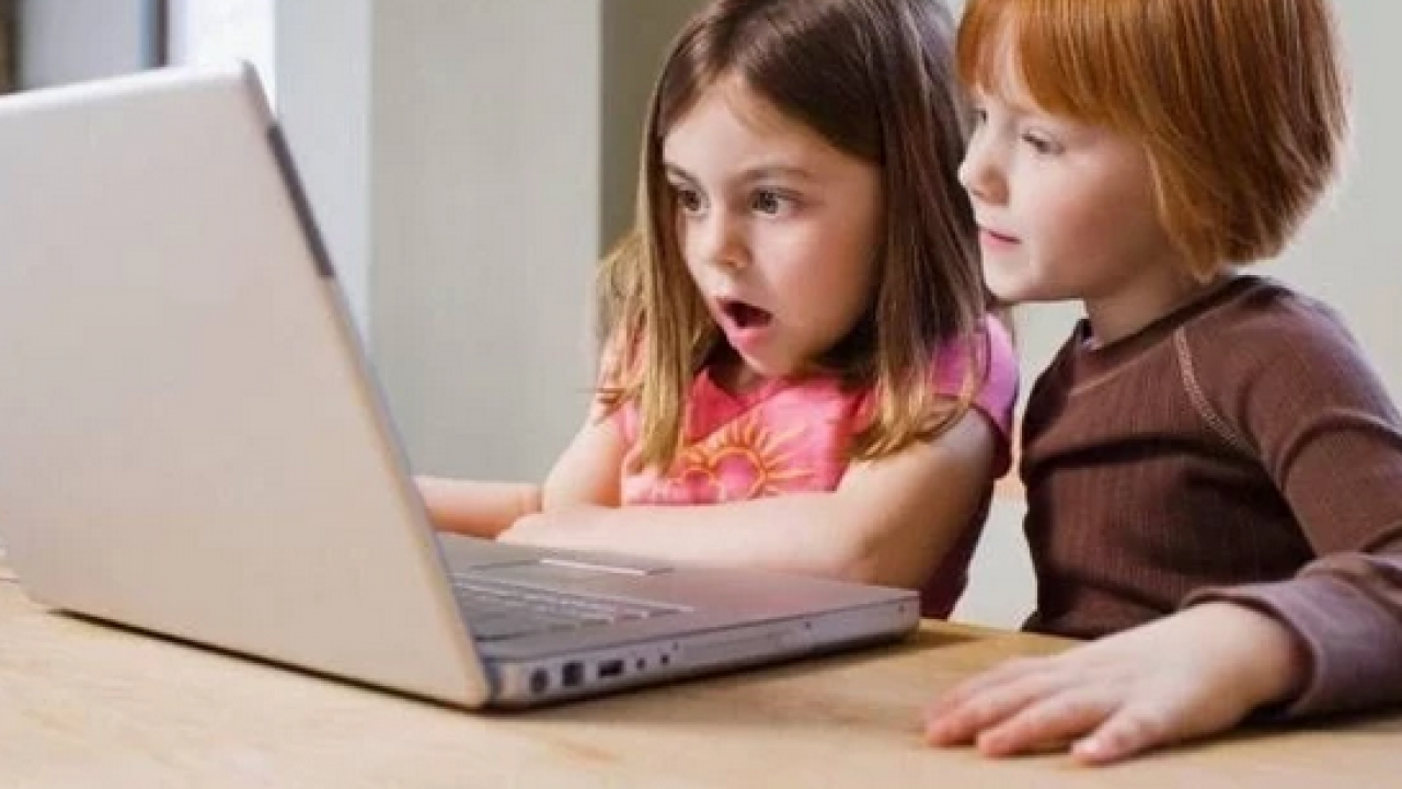 Foto - Çocuklar için 'dijital ortamda yabancılarla sohbet edilmemesi' uyarısı Çocuğunuz internetten yazışıyorsa dikkat!