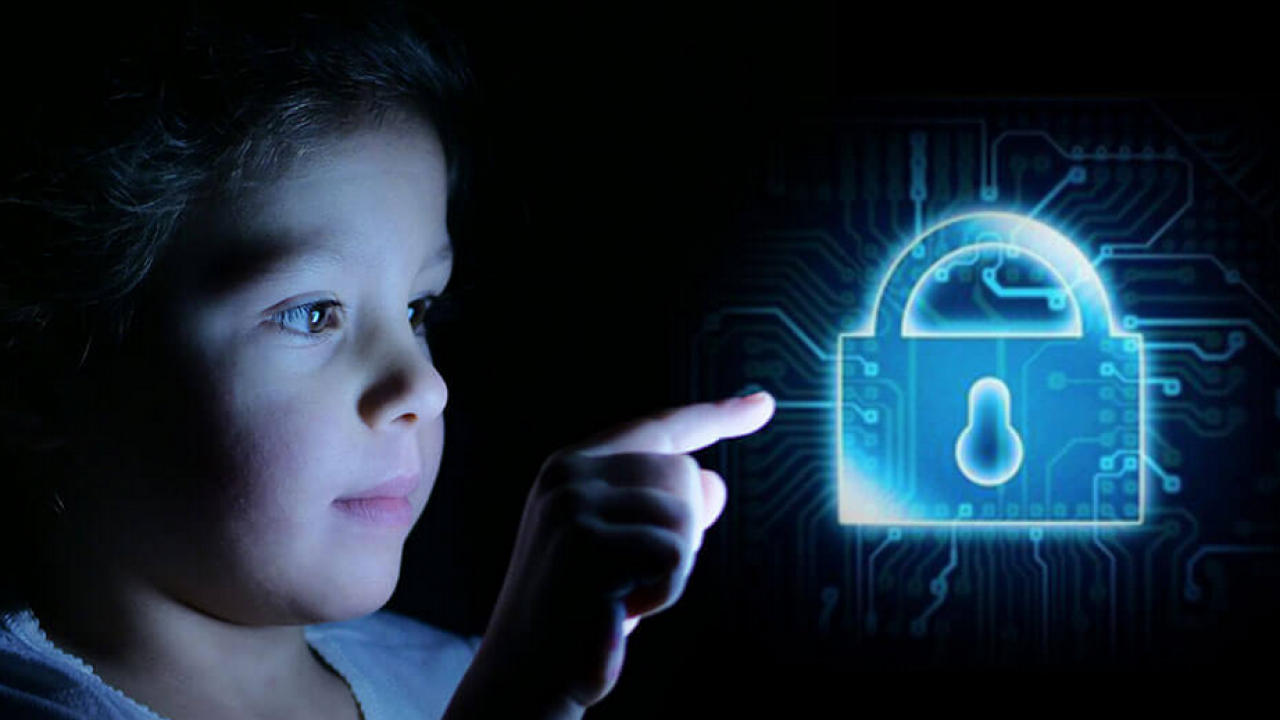 Foto - Çocuklar için 'dijital ortamda yabancılarla sohbet edilmemesi' uyarısı Çocuğunuz internetten yazışıyorsa dikkat!