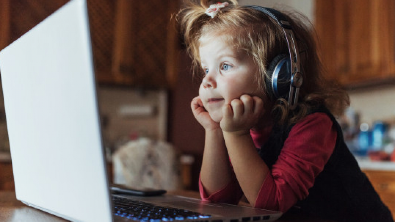 Foto - Çocuklar için 'dijital ortamda yabancılarla sohbet edilmemesi' uyarısı Çocuğunuz internetten yazışıyorsa dikkat!