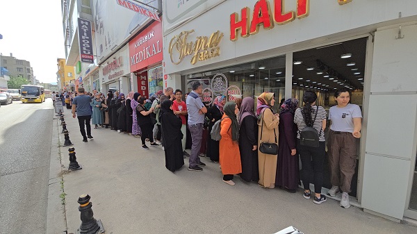 Foto - Bakın bu izdihamın sebebi neymiş! 