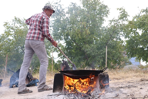 Foto - Bakın bu tencerelerde ne pişiyor! Sofraya gelmesi hiç kolay değil