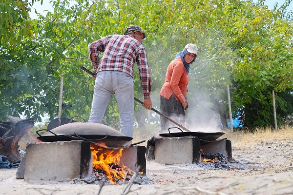 Foto - Bakın bu tencerelerde ne pişiyor! Sofraya gelmesi hiç kolay değil