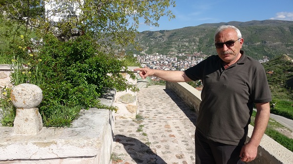 Foto - Bakın buraya ne için gidiyorlar! Bu rivayet için onlarca basamak çıkıyorlar