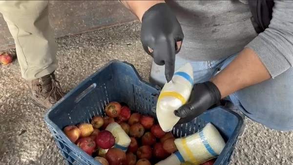Foto - Bakın elma kasalarının içine ne gizlemişler! 