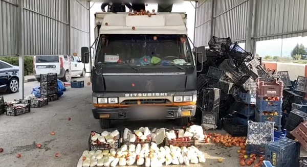 Foto - Bakın elma kasalarının içine ne gizlemişler! 