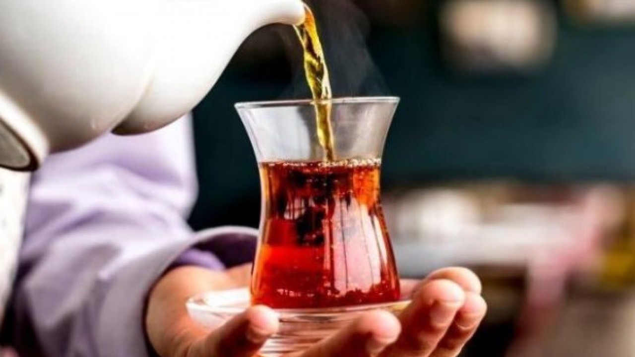 Foto - Bakın hangi hastalığa davetiye çıkarıyor! Çay demlerken bu hataya dikkat