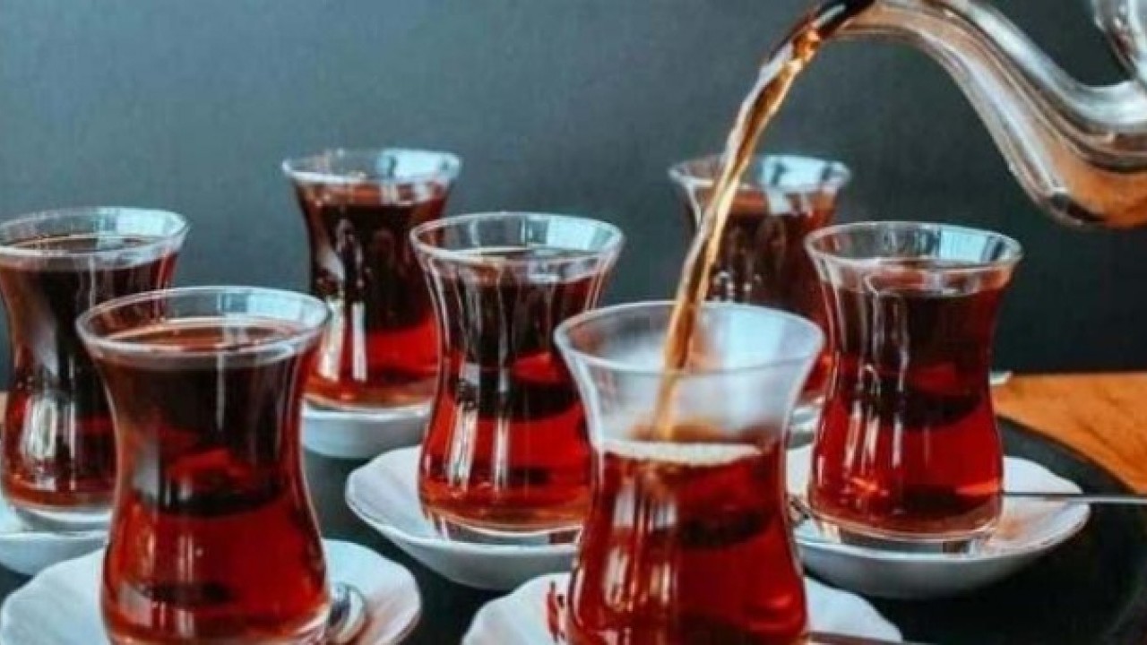 Foto - Bakın hangi hastalığa sebep oluyor! Çay demlerken sakın bunu yapmayın