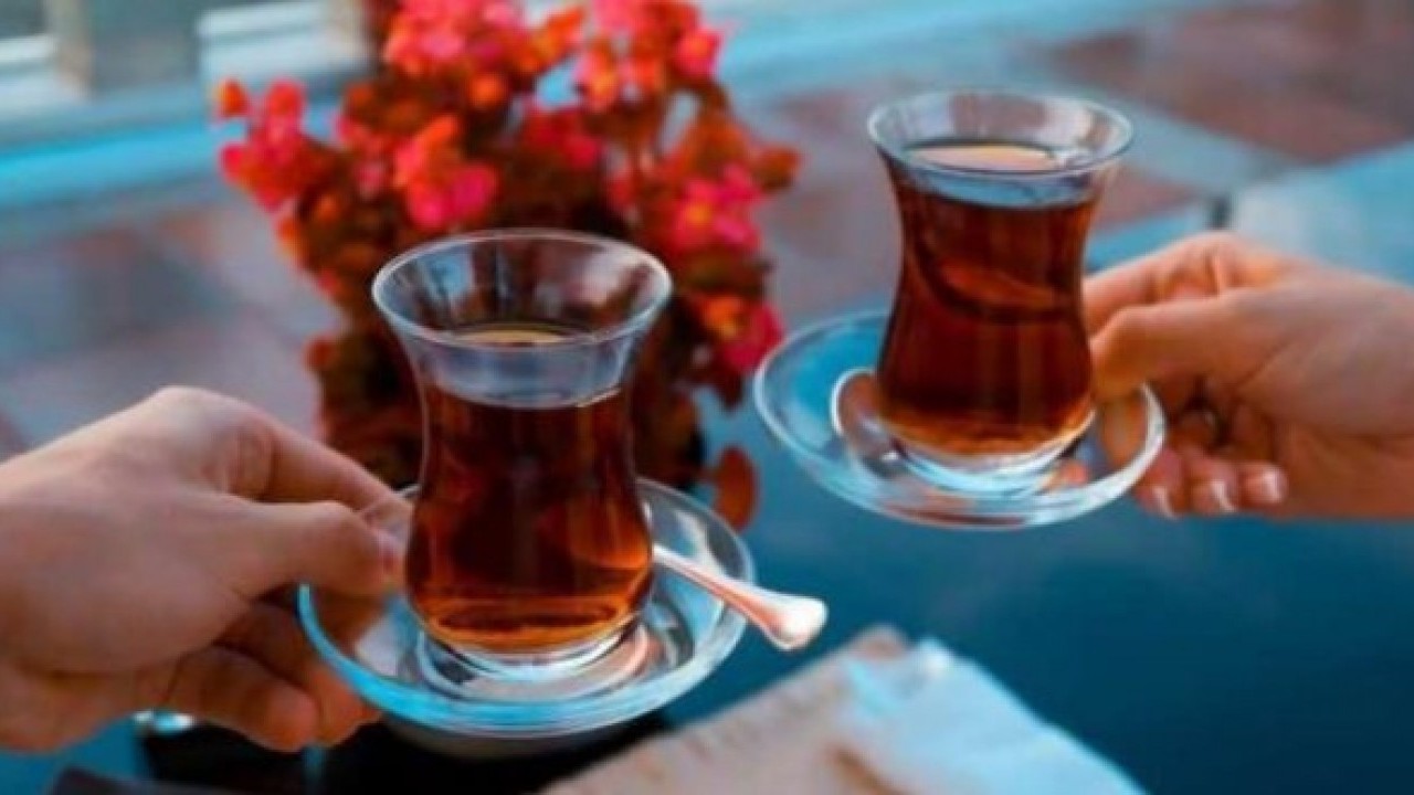 Foto - Bakın hangi hastalığa sebep oluyor! Çay demlerken sakın bunu yapmayın