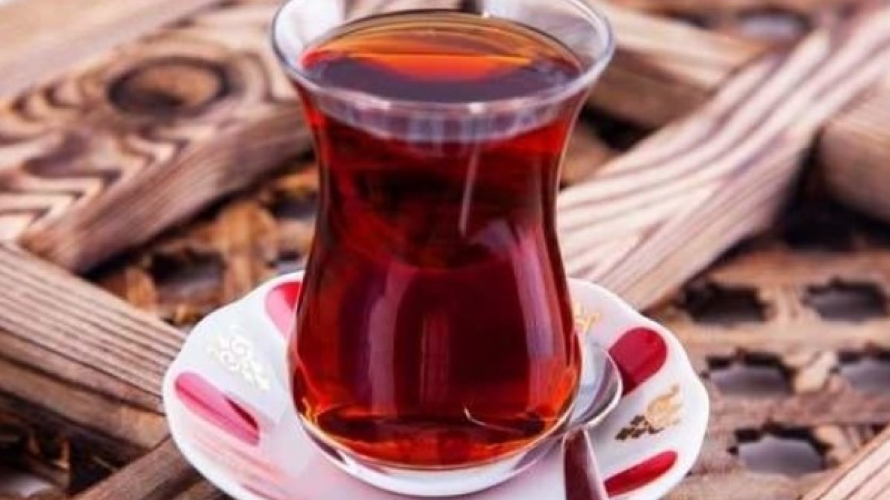 Foto - Bakın hangi hastalığa sebep oluyor! Çay demlerken sakın bunu yapmayın