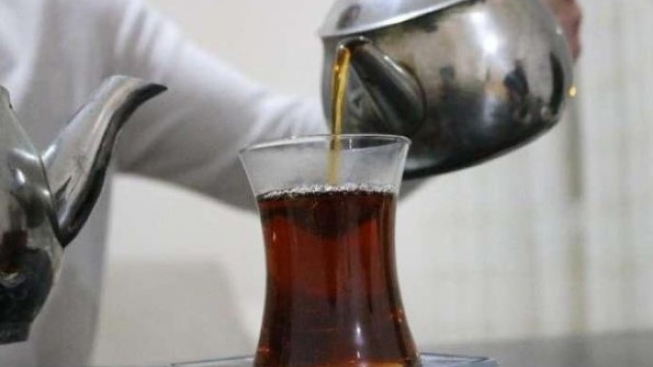 Foto - Bakın hangi hastalığa sebep oluyor! Çay demlerken sakın bunu yapmayın