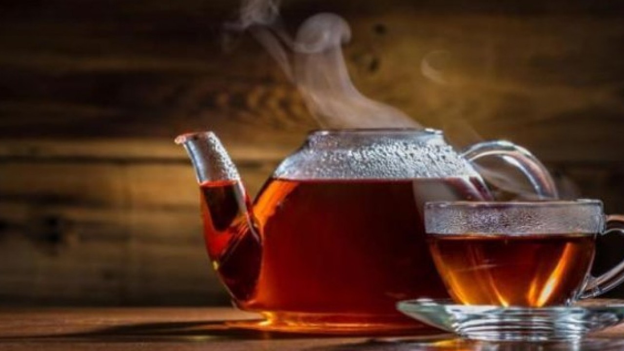 Foto - Bakın hangi hastalığa sebep oluyor! Çay demlerken sakın bunu yapmayın