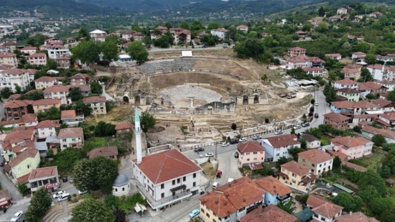 Bakın hangi ilimiz..! Kazmayı vurdukça tarih çıkıyor