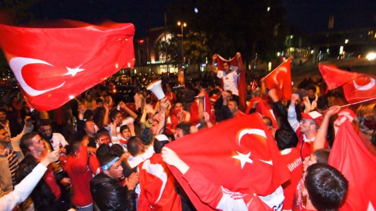 Bakın ilk sırada hangisi var! Dünyada en fazla Türk'ün yaşadığı ülkeler belli oldu