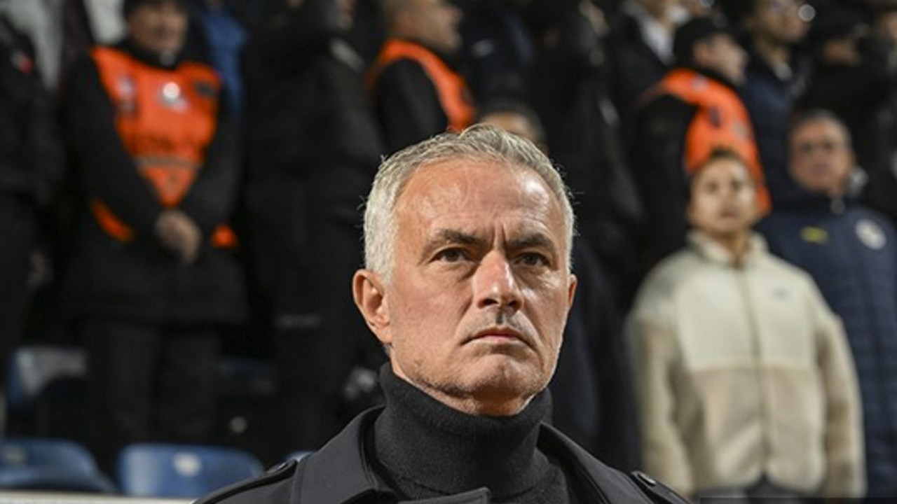 Foto - Bakın kim Samandıra'ya geldi! Elde çok az varya o da geldi... Mourinho'nun işi ne ki, bunları ayıklasın...