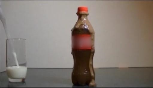 Foto - Bakın kolayla süt karışırsa ne oluyor