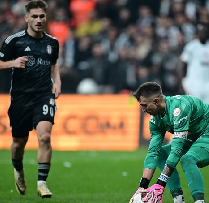 Foto - Bakın koşa koşa kime gitti: Muslera'da yeni gelişme! Ailesi... Sızdırdılar: Flaş kararı verdi herhalde…