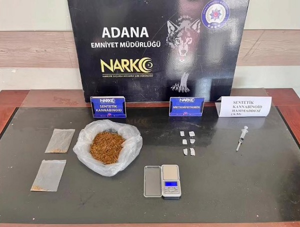 Foto - Bakın nereye gizlemişler! Kapıyı kıran polisler şaşkına döndü