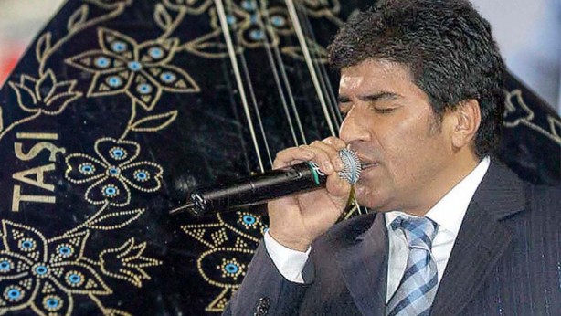 Bakın oltu taşından neler yapılıyor! İbrahim Erkal’ın sazının fiyatı dudak uçuklattı!