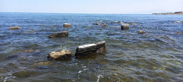 Foto - Bakın orada ne varmış! Van Gölü'nün suyu çekildi yüzyıllar sonra ortaya çıktı