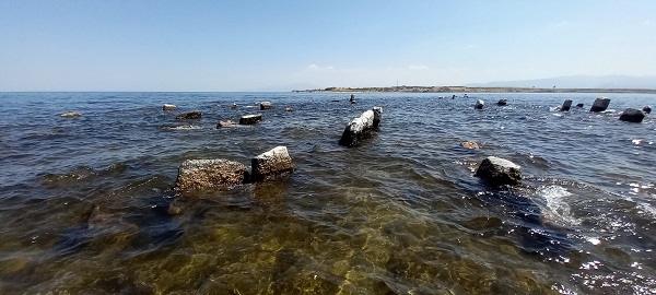 Foto - Bakın orada ne varmış! Van Gölü'nün suyu çekildi yüzyıllar sonra ortaya çıktı